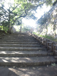 二の丸を横手に本丸へ