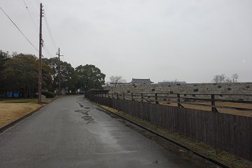 片岡源五右衛門宅跡付近から二之丸門