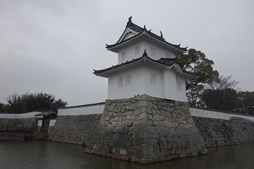大手隅櫓と大手門2
