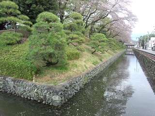 四方の水堀
