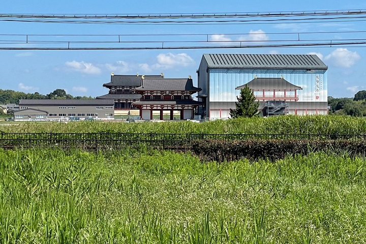 朱雀門内側