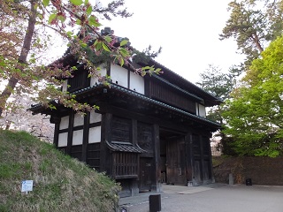 南内門