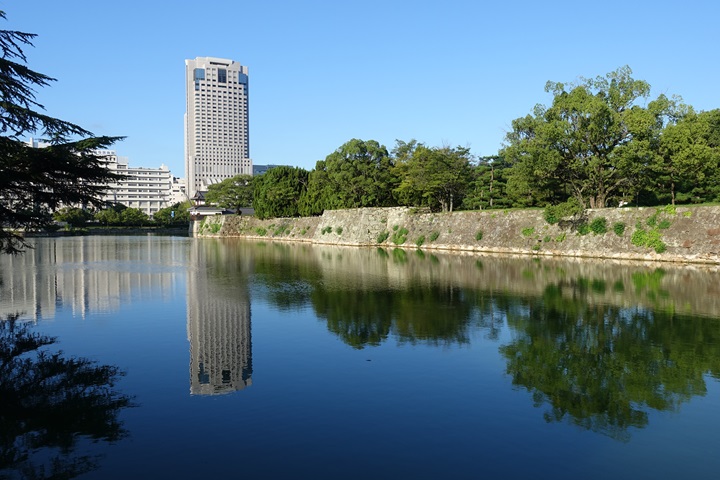 本丸東側堀