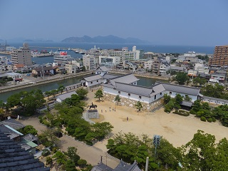 模擬天守から望む瀬戸内海