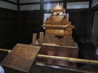 一階フロアに天守模型