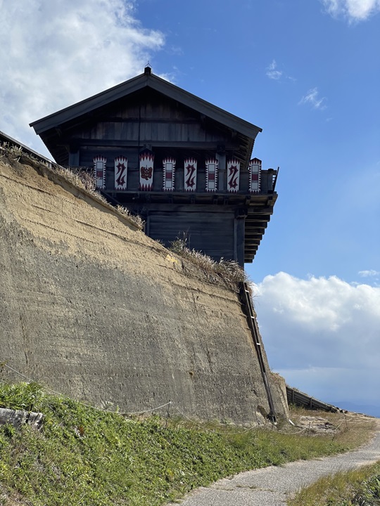 西門横から