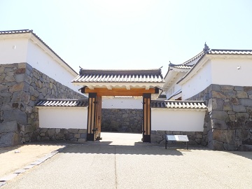 山手門