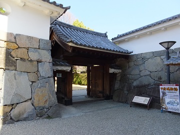 鍛冶曲輪門