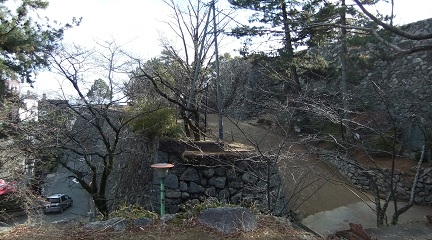 本丸下段へ
