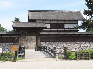 太鼓門