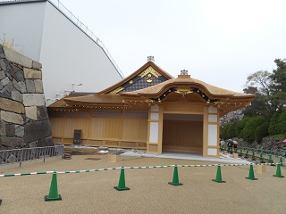 復元中の本丸御殿