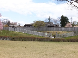 本丸を中館から