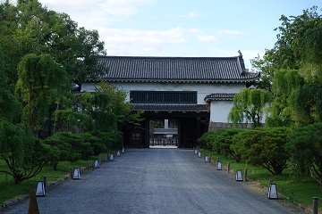 北大手門内側