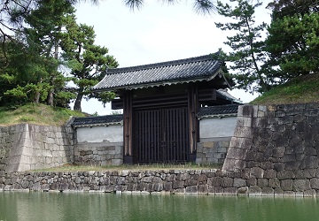 南門