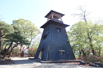 鐘櫓（春）