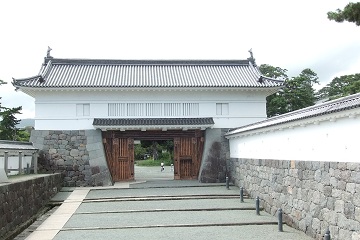 銅門