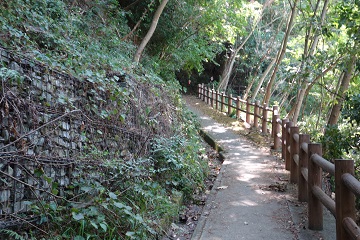 三熊山登山道