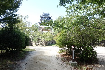 本丸入口付近with模擬天守