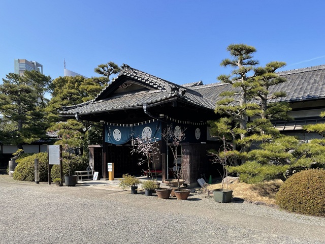 披雲閣