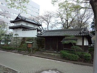東門と乾櫓