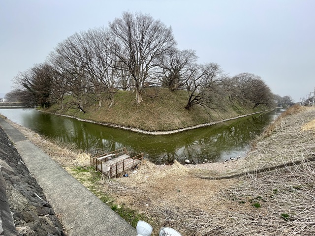 堀(南東角)
