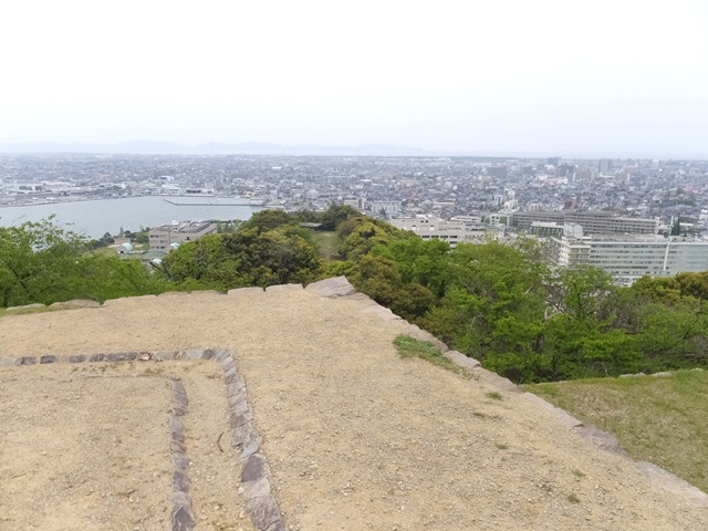 大天守隅から内膳丸、城外眺望